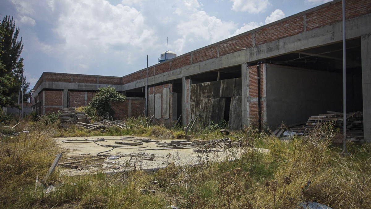 Construcciones de hospitales se suspendieron por COVID-19. *Foto: Notimex
