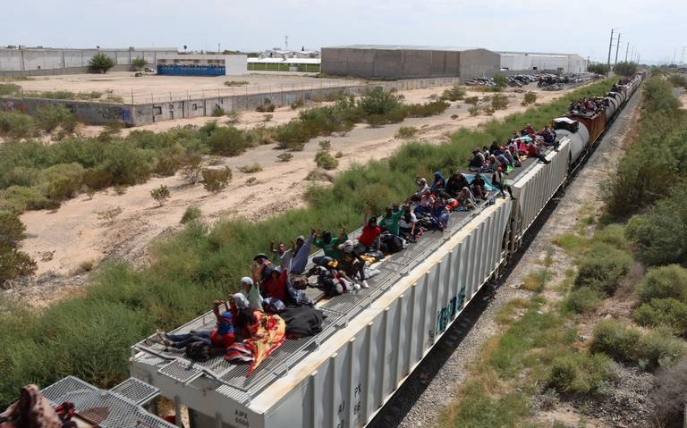 En medio de la crisis de migrantes, la red mexicana de trenes de carga La Bestia suspende parte de sus operaciones.